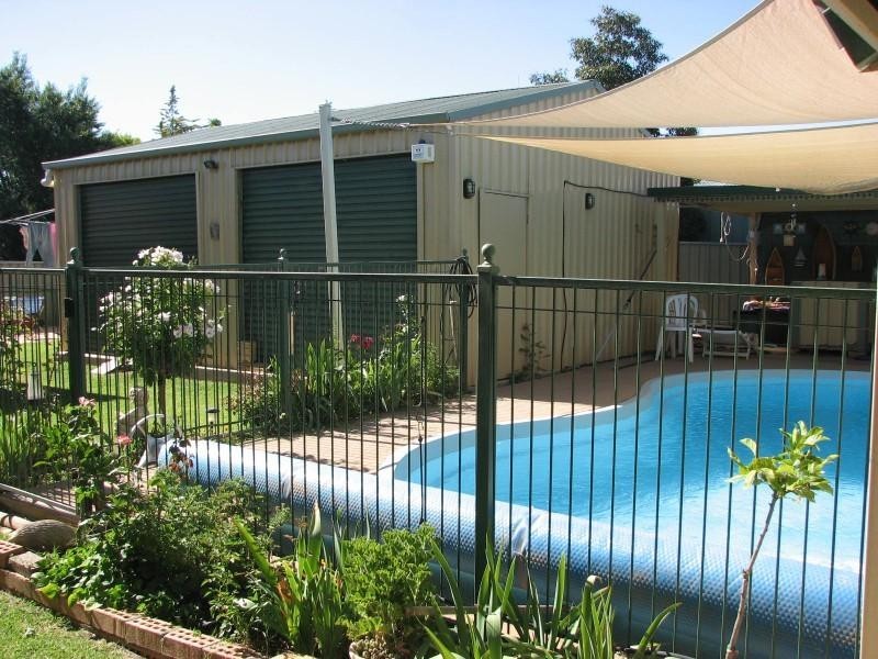 4 Koala Place, Forbes NSW 2871