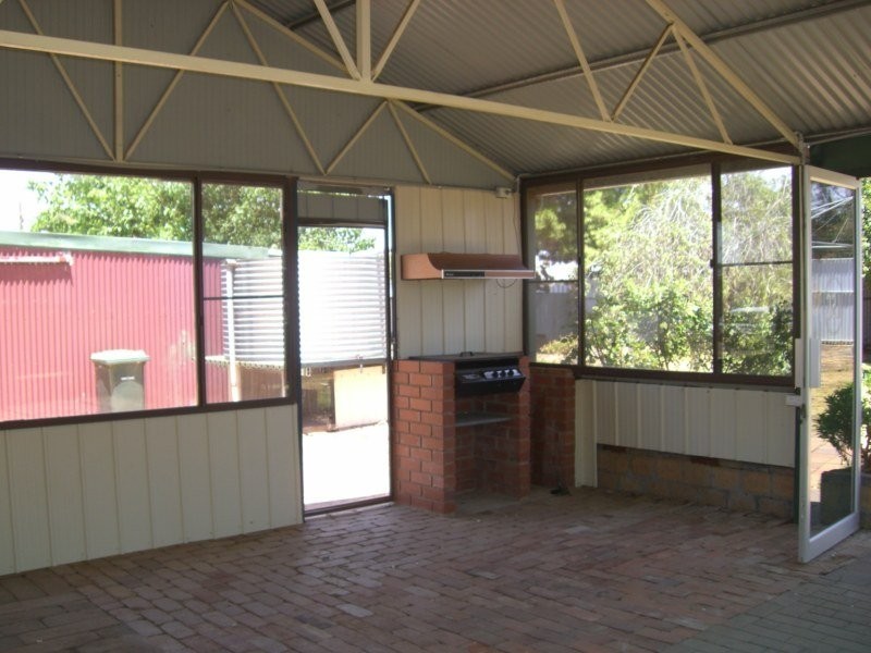 4 Hay Street, Condobolin NSW 2877
