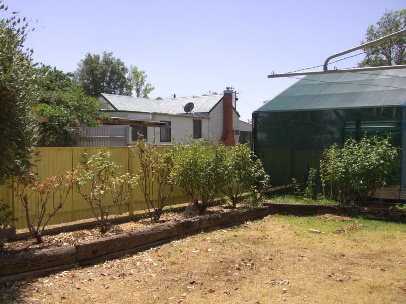 4 Hay Street, Condobolin NSW 2877