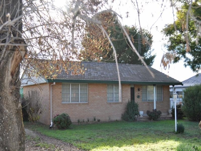 23 Pye Street, Eugowra NSW 2806