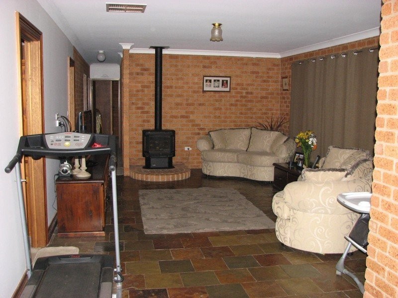 7 Elm Place, Forbes NSW 2871