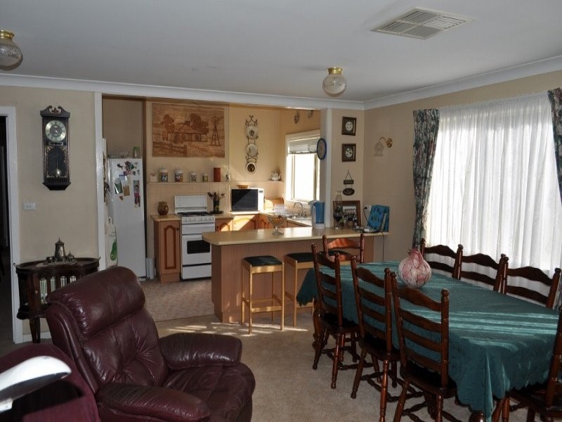 54 NANIMA STREET, Eugowra NSW 2806