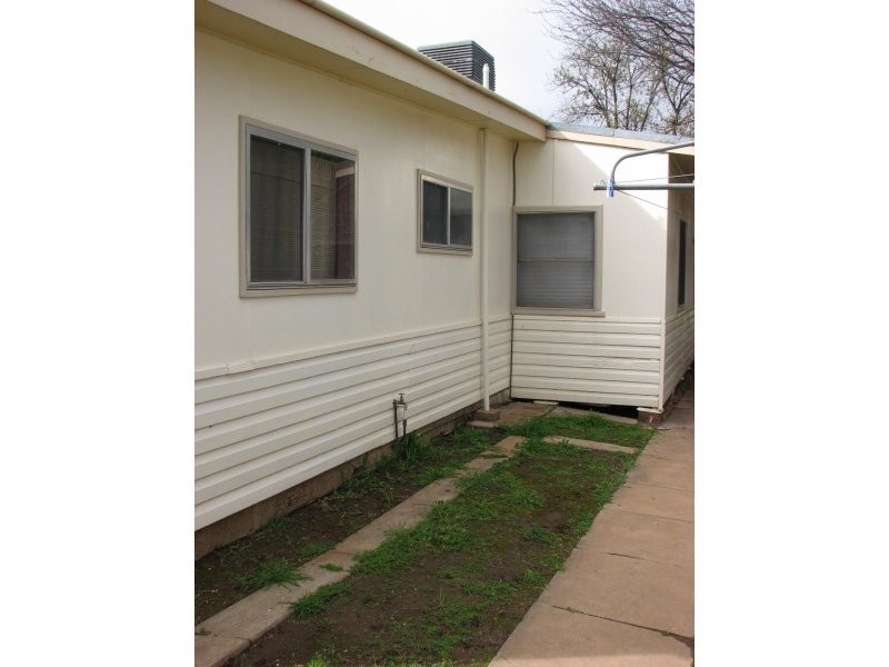 1 Renfree Street, Forbes NSW 2871