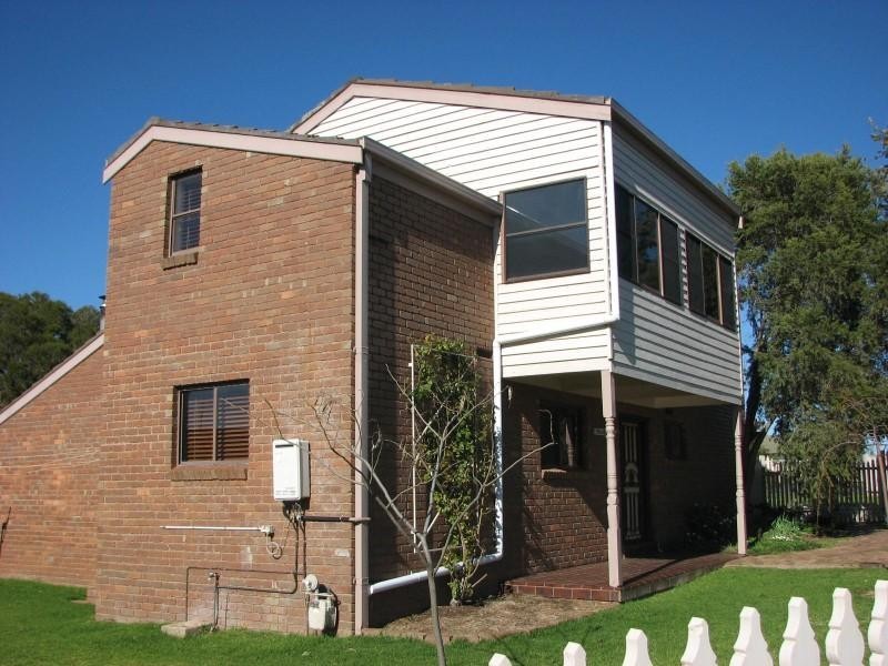 5 Honeysuckle Street, Forbes NSW 2871
