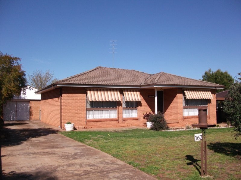162 Orange St, Condobolin NSW 2877