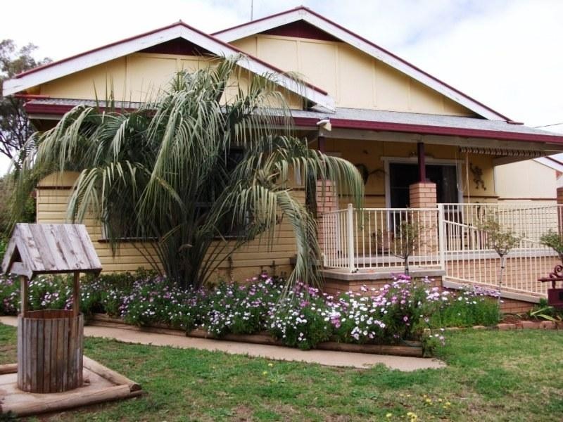 9 Napier, Condobolin NSW 2877