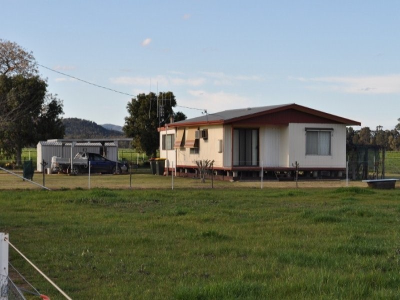 “Rebel Lodge” Pye Street, Eugowra NSW 2806