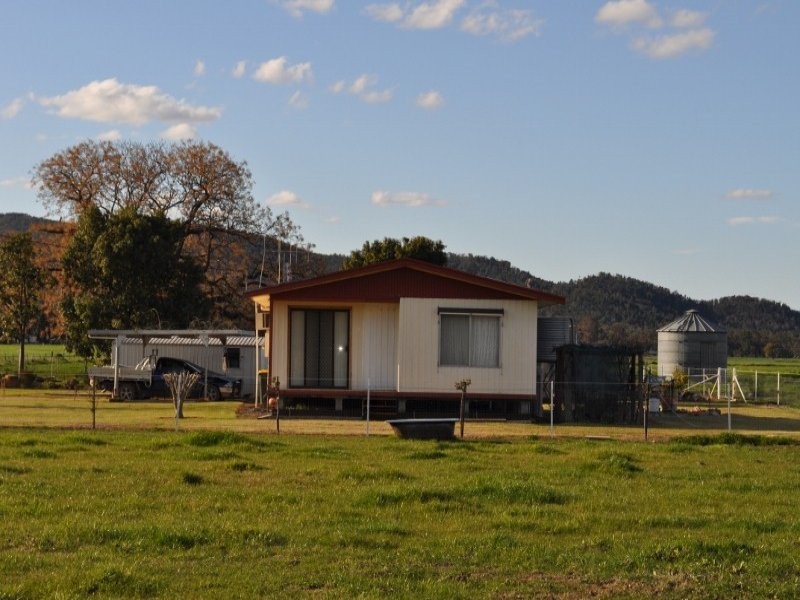 “Rebel Lodge” Pye Street, Eugowra NSW 2806