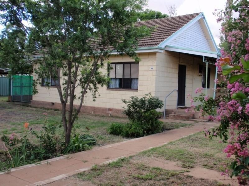 16 Bathurst Street, Forbes NSW 2871