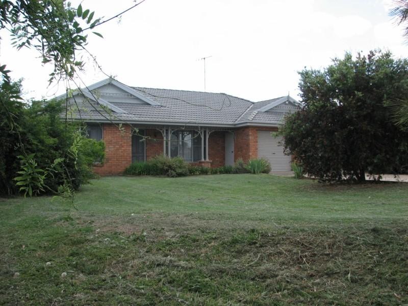 50 South Gloucester Street, Forbes NSW 2871