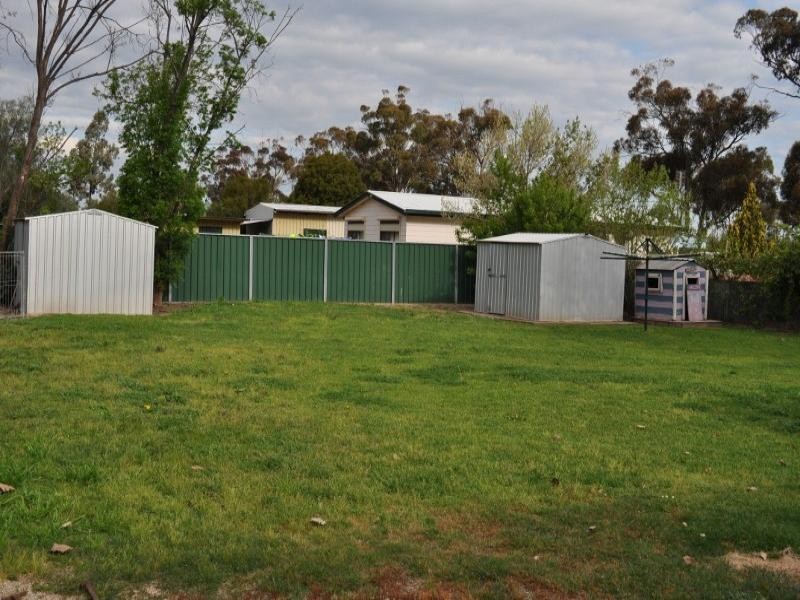 32 Aurora Street, Eugowra NSW 2806