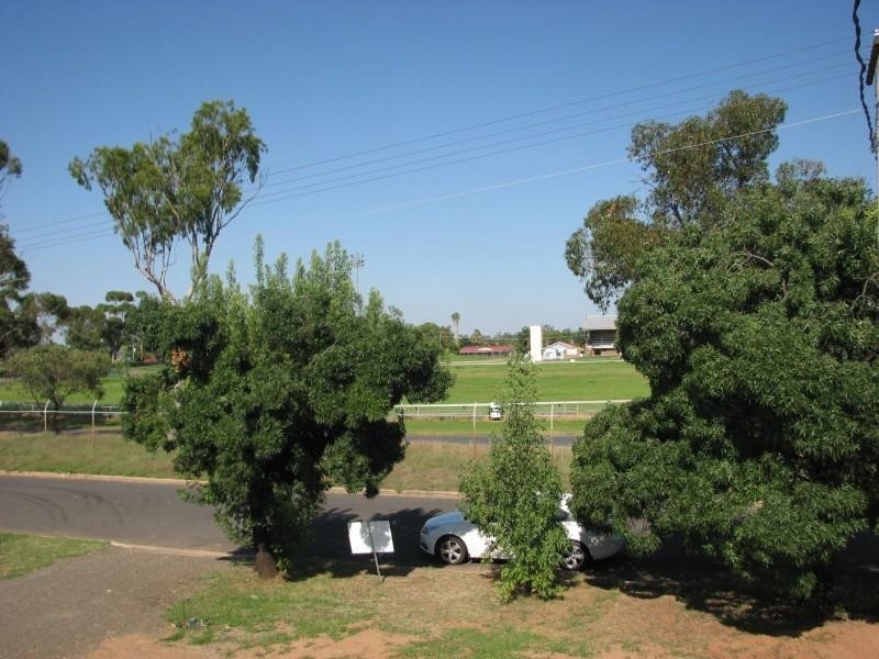 4 Thelma Street, Forbes NSW 2871