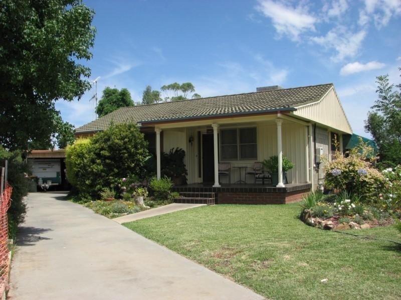 9 Acacia Avenue, Forbes NSW 2871