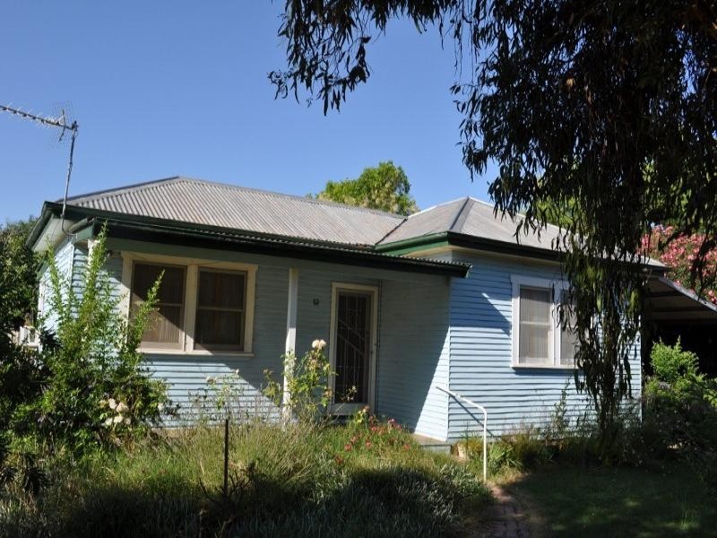 12 Oberon Street, Eugowra NSW 2806
