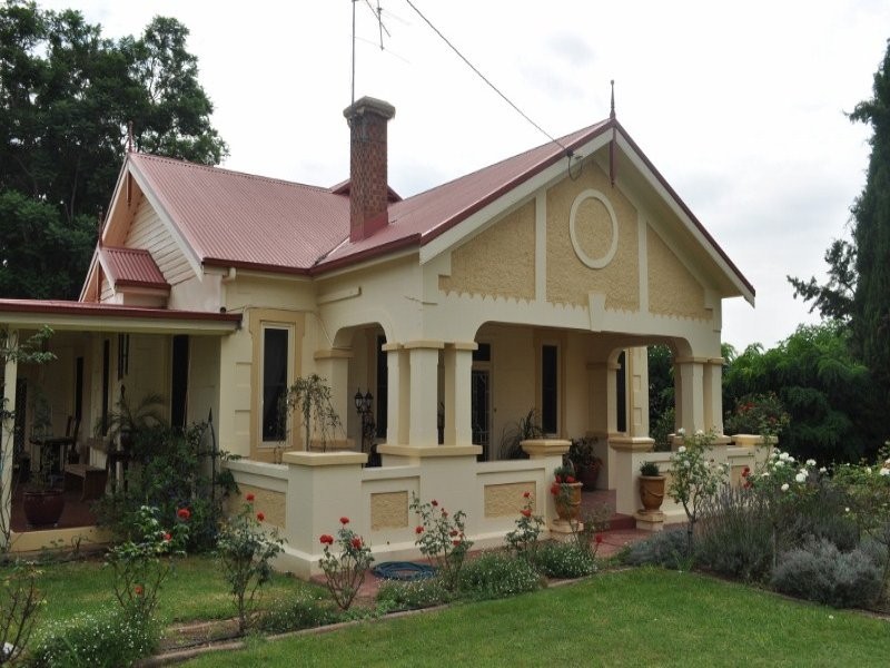 27 Pye Street, Eugowra NSW 2806