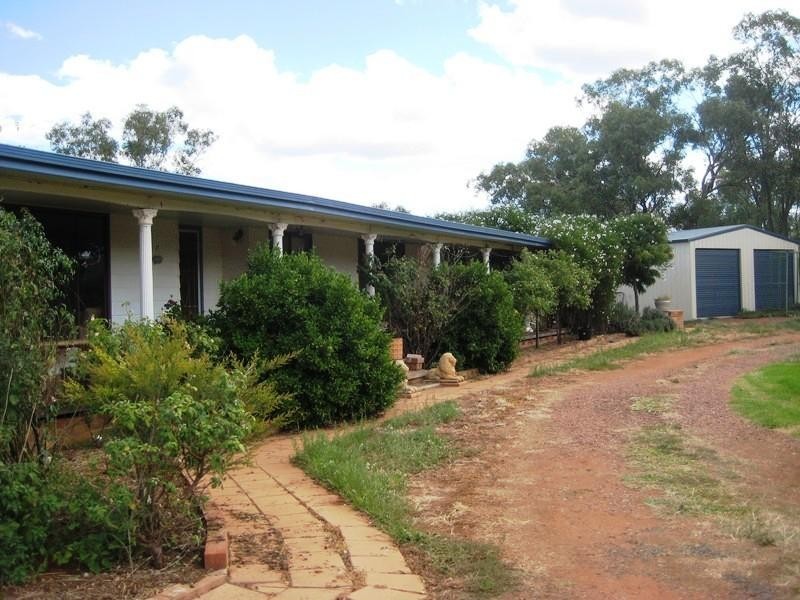 108 Parkes Road, Condobolin NSW 2877