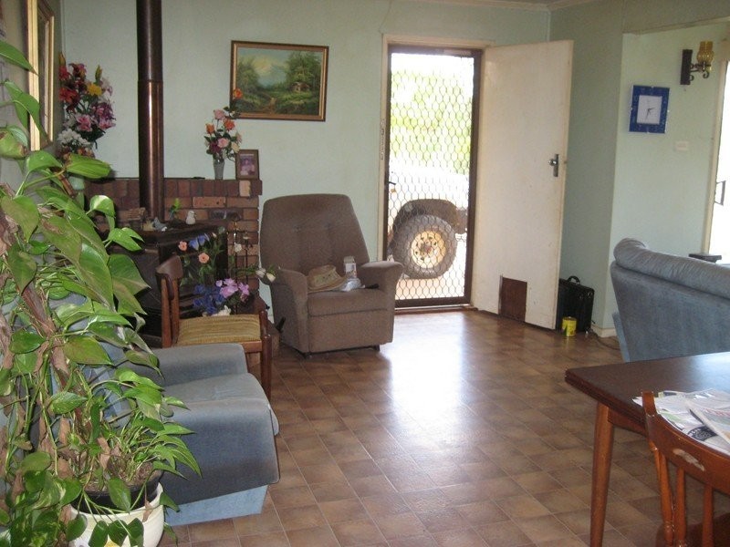 108 Parkes Road, Condobolin NSW 2877