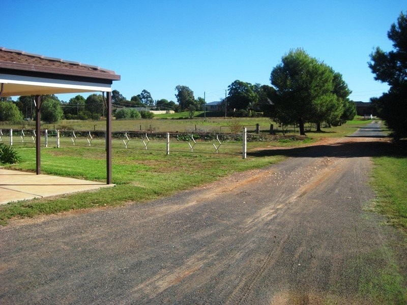 48 Officers Parade, Condobolin NSW 2877