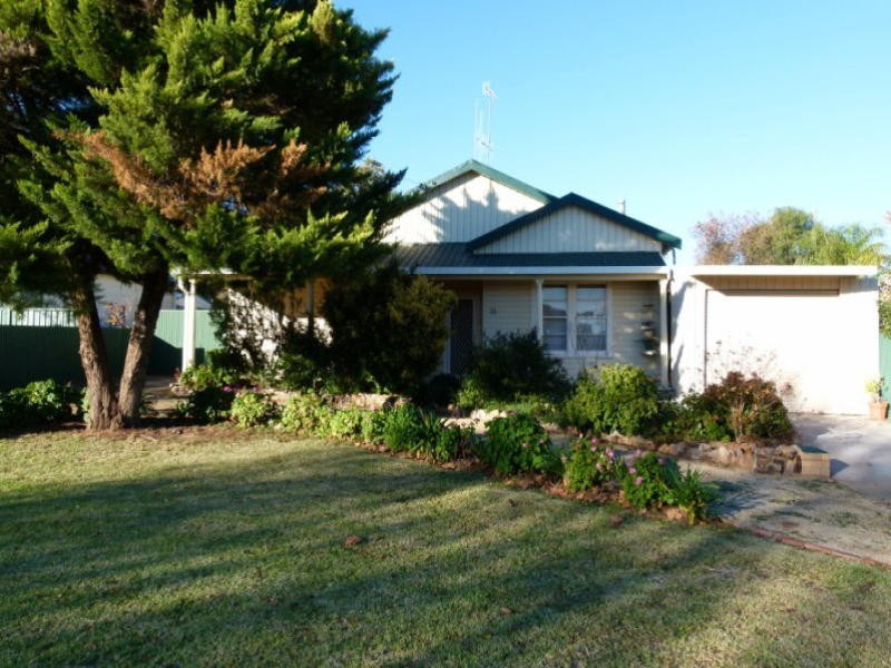 38 Wambat Street, Forbes NSW 2871