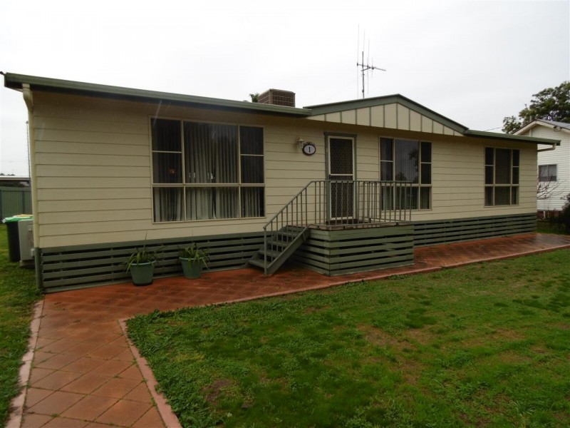 1 Austral Street, Parkes NSW 2870