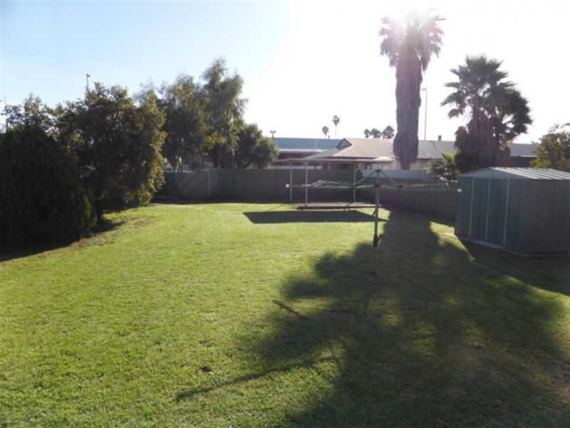 1 Austral Street, Parkes NSW 2870