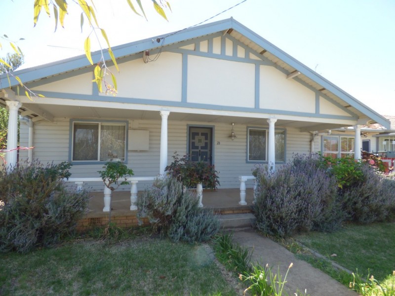 21 Johnson Street, Forbes NSW 2871