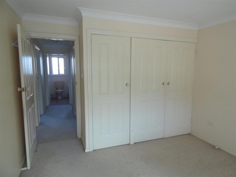 8B Thomas Tom Crescent, Parkes NSW 2870