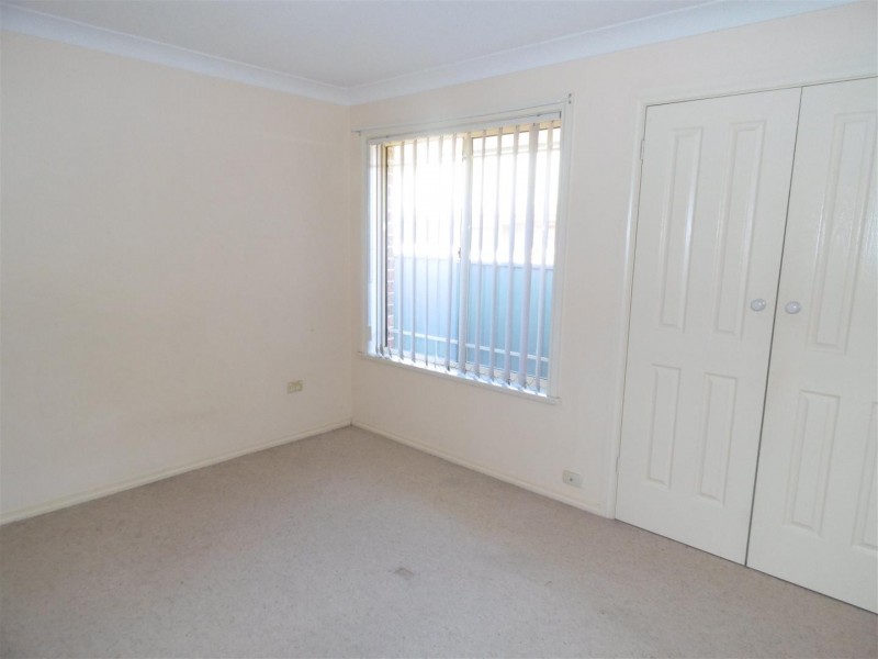 8B Thomas Tom Crescent, Parkes NSW 2870