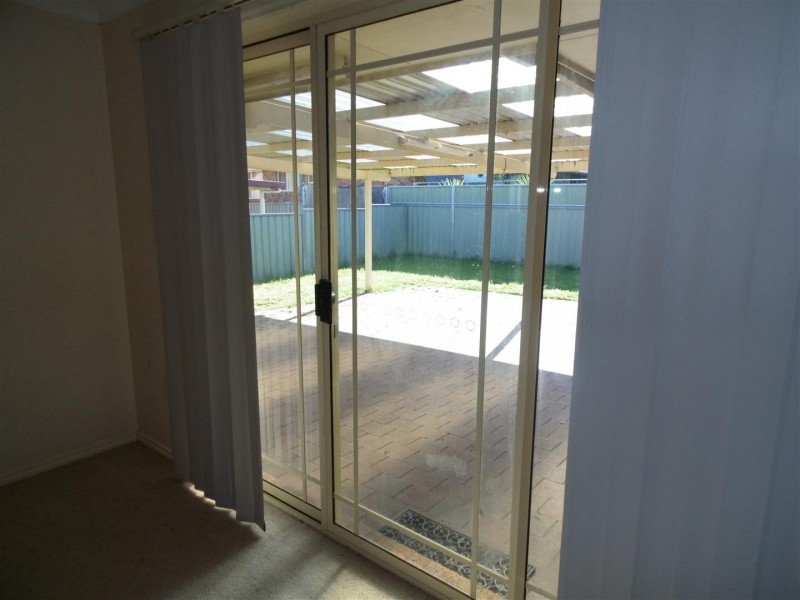 8B Thomas Tom Crescent, Parkes NSW 2870