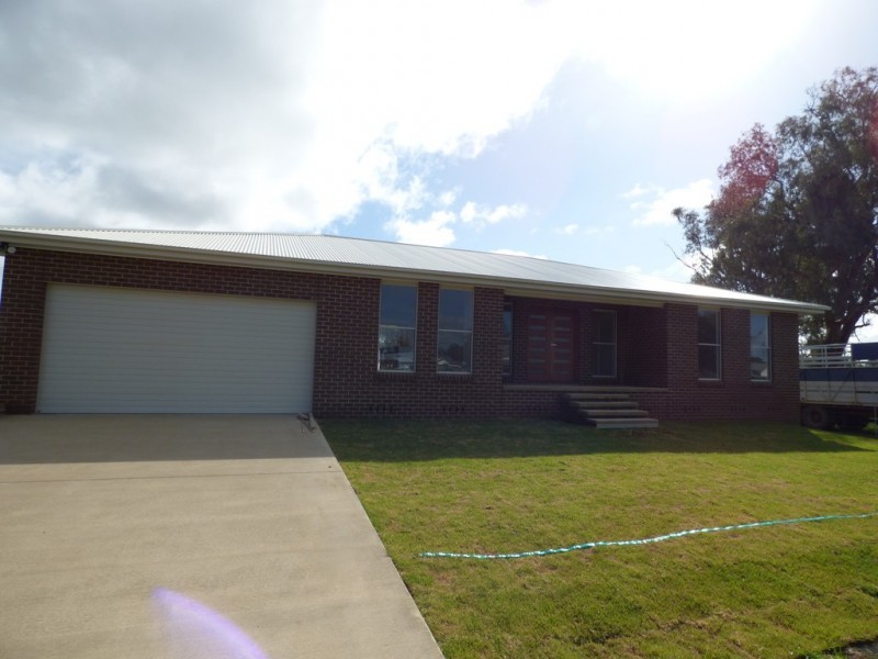 49 Show Street, Forbes NSW 2871