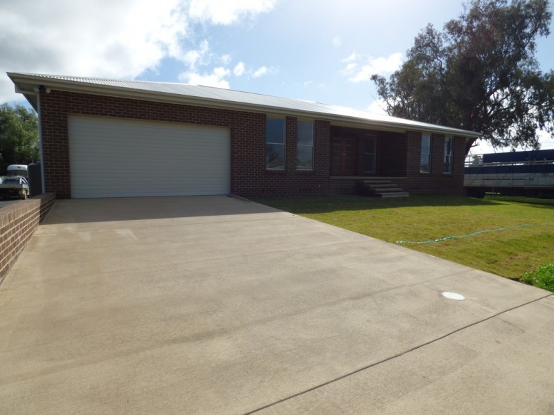 49 Show Street, Forbes NSW 2871