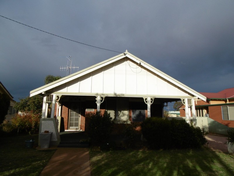 69 Dalton Street, Parkes NSW 2870