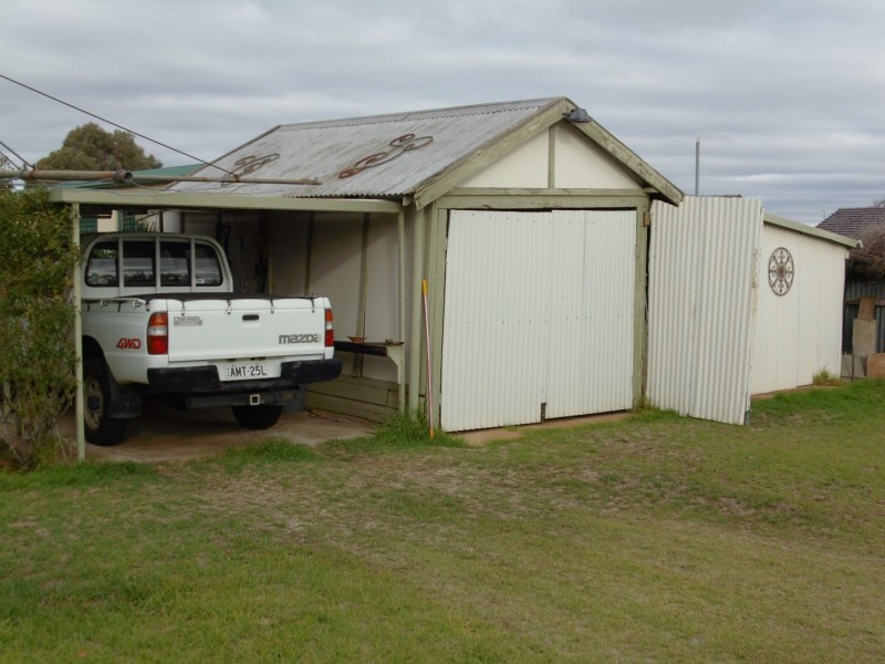 69 Dalton Street, Parkes NSW 2870