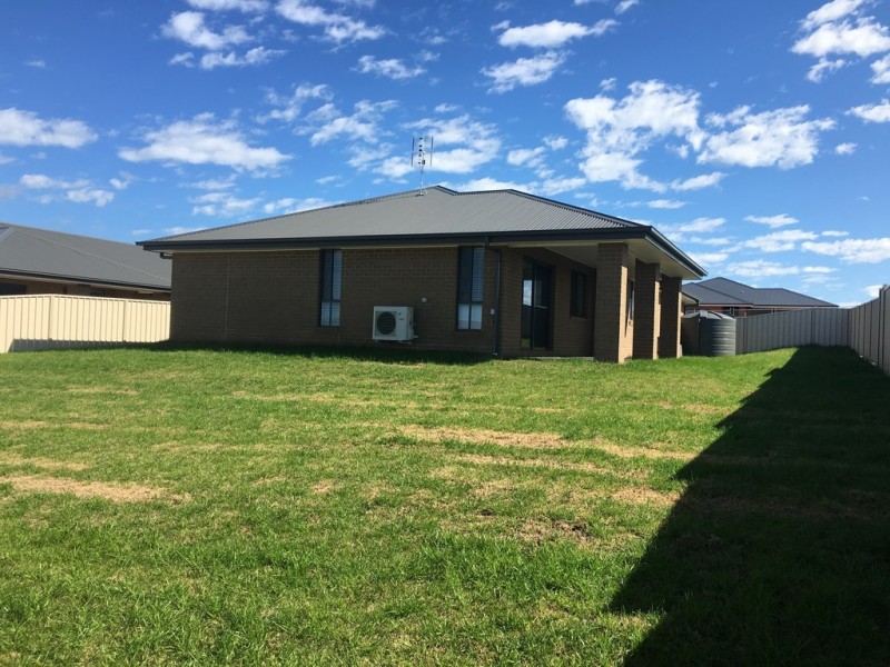 18 Rosewood Avenue, Parkes NSW 2870