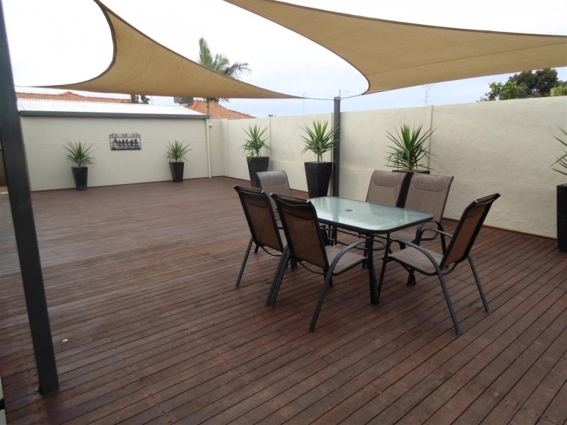 2 Friendship Place, Parkes NSW 2870