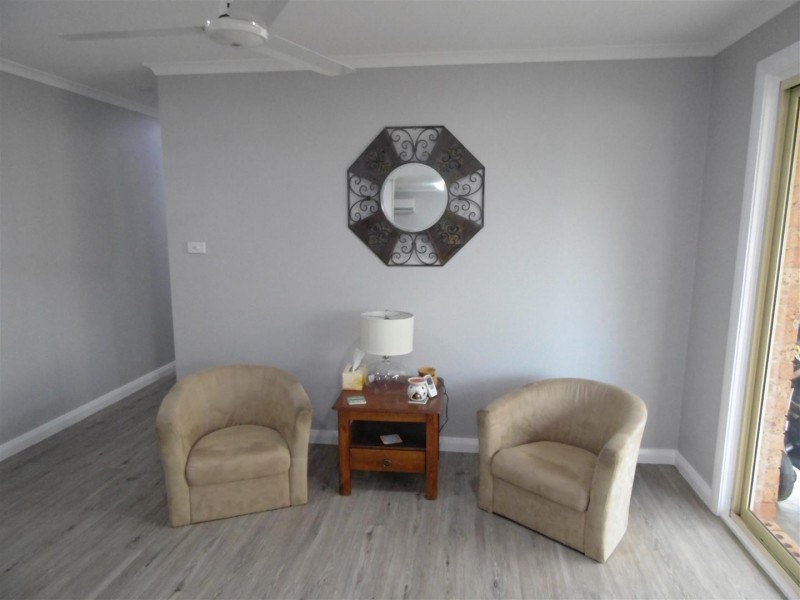 2 Friendship Place, Parkes NSW 2870