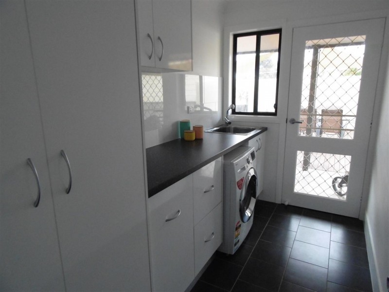 2 Friendship Place, Parkes NSW 2870