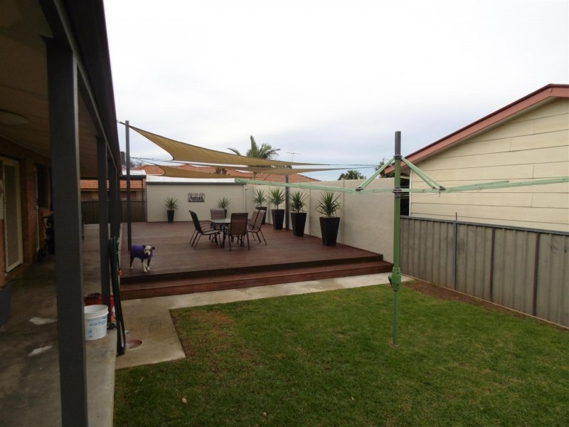 2 Friendship Place, Parkes NSW 2870
