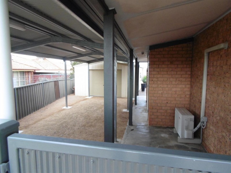 2 Friendship Place, Parkes NSW 2870