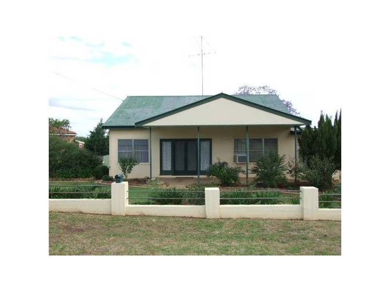 19 Reid, Parkes NSW 2870