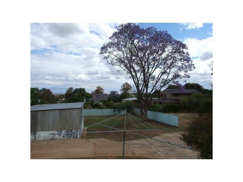 19 Reid, Parkes NSW 2870