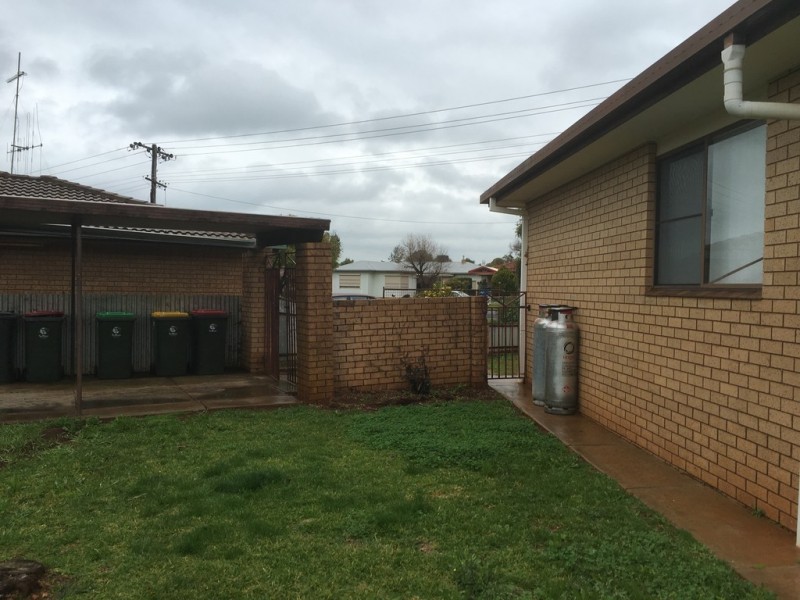 22 Brolgan Road, Parkes NSW 2870