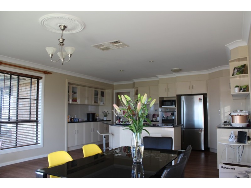 19 Alder Avenue, Parkes NSW 2870