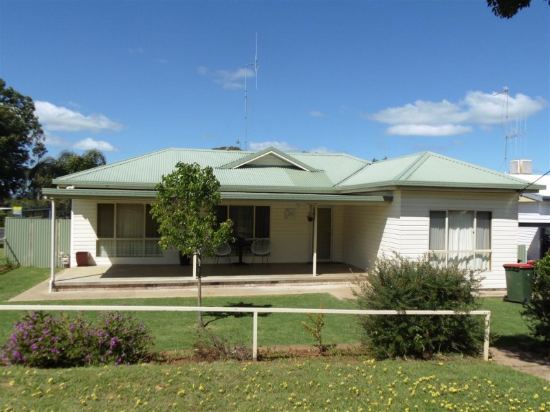 17 Hume Street, Parkes NSW 2870