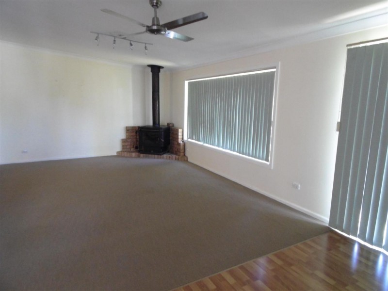 3 Waratah Place, Parkes NSW 2870