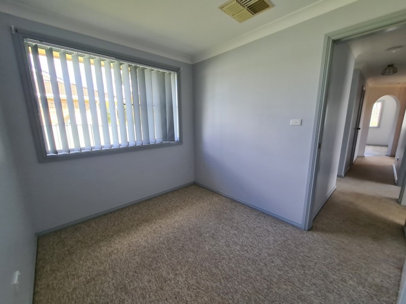3 George Field Drive, Parkes NSW 2870