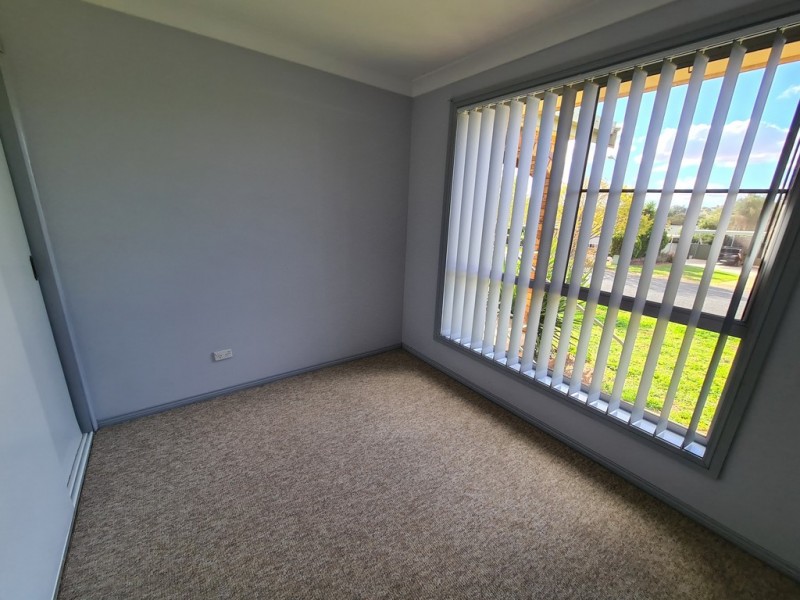 3 George Field Drive, Parkes NSW 2870