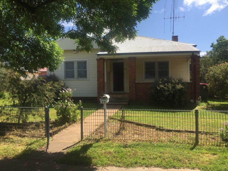 25 Clarinda Street, Parkes NSW 2870