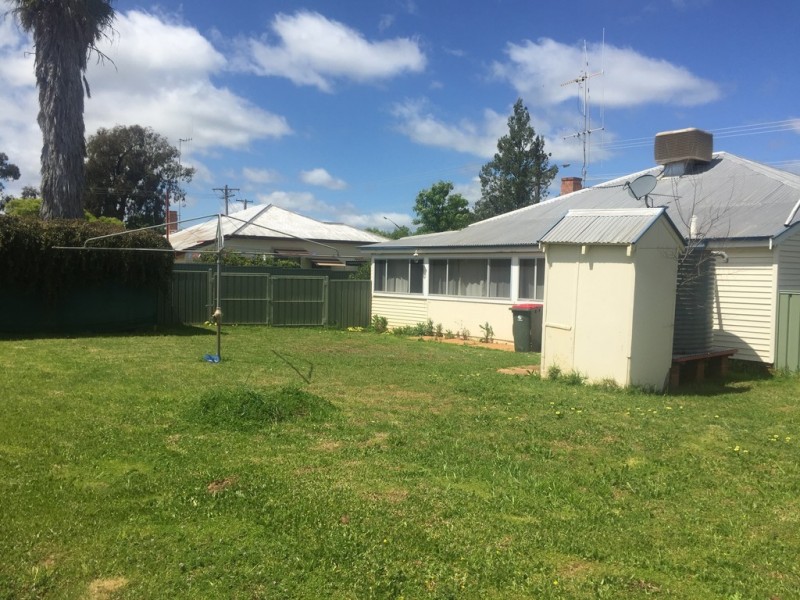 25 Clarinda Street, Parkes NSW 2870