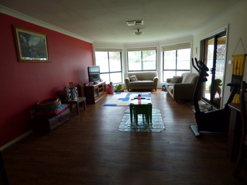 12 Jacaranda Street, Forbes NSW 2871